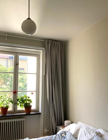 Mörkläggningsgardiner i ljusgrått