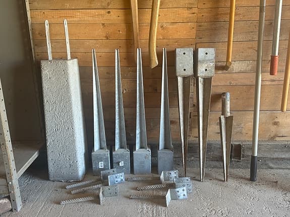 Jordankare, stolpskor och betong plint