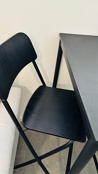 Litet matbord och stolar