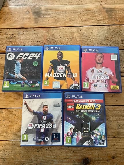 PS4 spelpaket – FIFA, Madden NFL och Lego Batman
