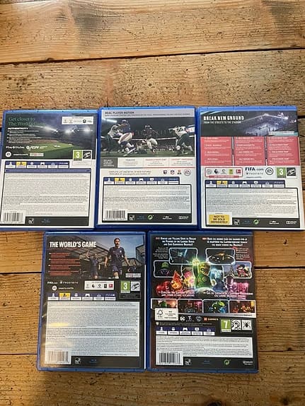 PS4 spelpaket – FIFA, Madden NFL och Lego Batman