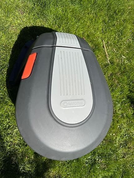 Gardena robotgräsklipparhus P1 grå/svart