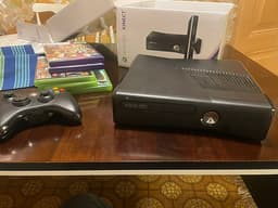 Microsoft Xbox 360 spelkonsol med Kinect 4gb