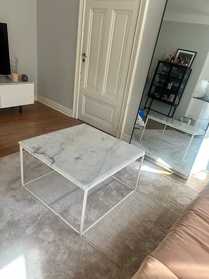 Vardagsrumsbord i marmor