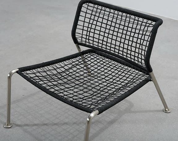 BoConcept - Svarta loungestolar i metall och nät