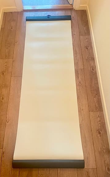 Trainingsmatta med bärrem ca 180 x 60 cm vit