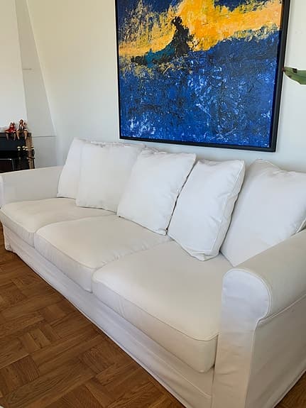 3+ 2sits soffor med tillhörande fotpallar med förvaring