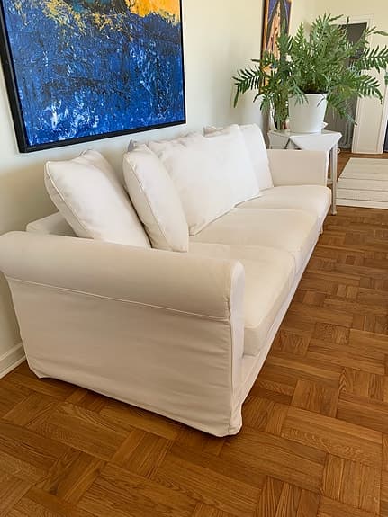3+ 2sits soffor med tillhörande fotpallar med förvaring