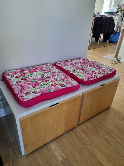 Praktisk sittbänk med förvaring