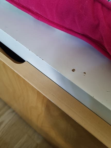 Praktisk sittbänk med förvaring