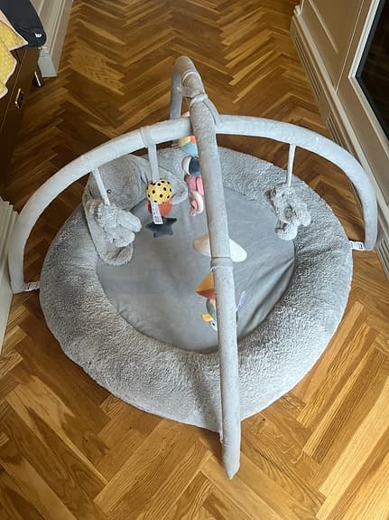 Stoy babygym + extra leksaker från Kids Concept