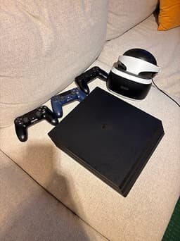 Playstation 4 Pro med VR-headset