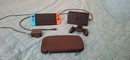 Nintendo Switch konsol med Joy-Con röd/blå