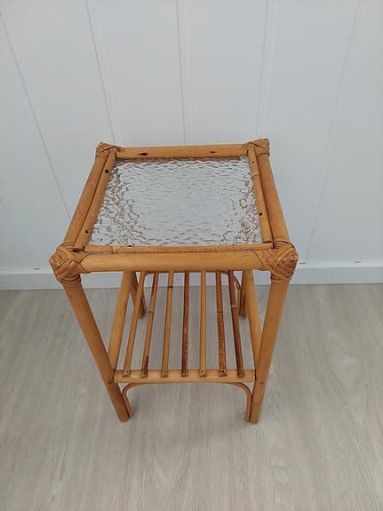 Fin piedestal i rotting och glas, retro