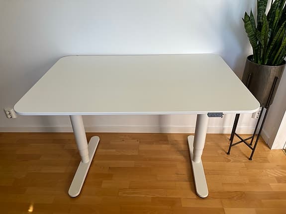 Skrivbord Ikea Bekant 120/80 elektriskt höj/sänkbart