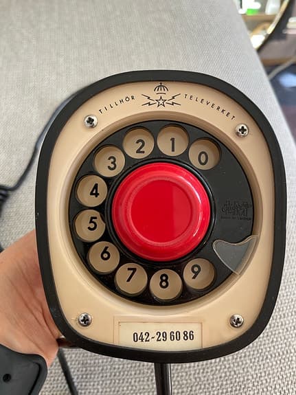 Ericofon / Cobra-telefon – röd retro designklassiker (funger