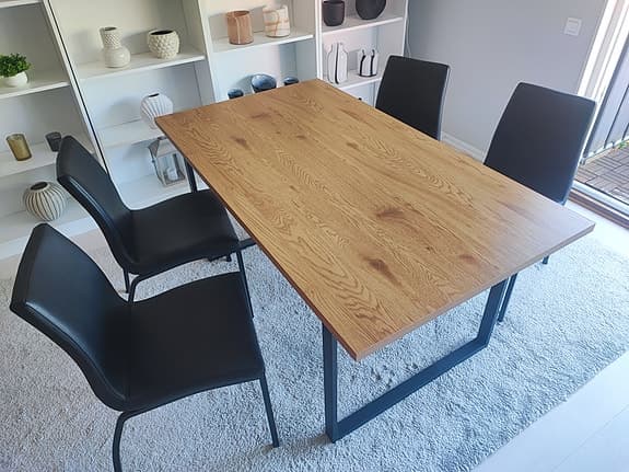 Jysk matbord i ek med 4 stolar