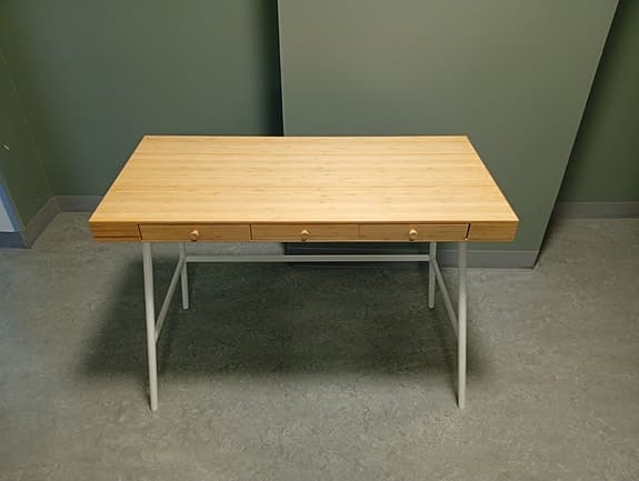 Litet skrivbord i bambu - Lillåsen IKEA