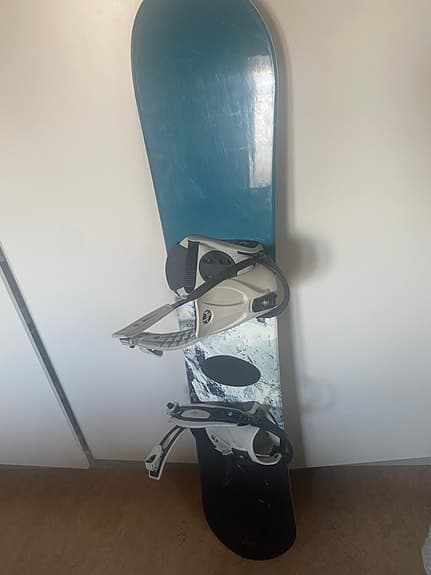 Stuf snowboard blå med bindningar