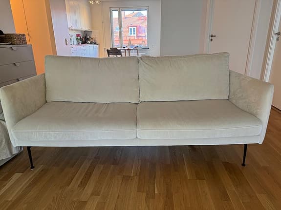 SWEEF 2,5 sits