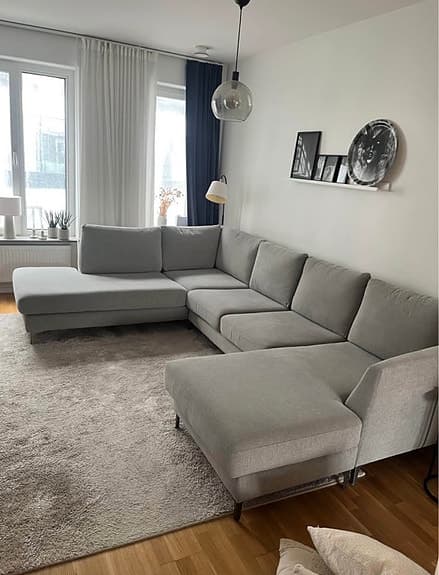 Soffa 4 sits med divan och schäslong