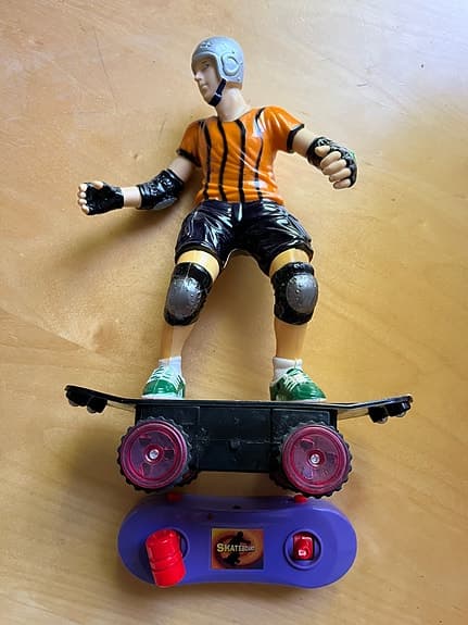 Vintage Tony Hawk 1999 radiostyrd skateboard – samlarobjekt