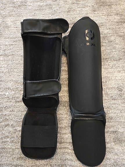 Benskydd för kampsport säljes
