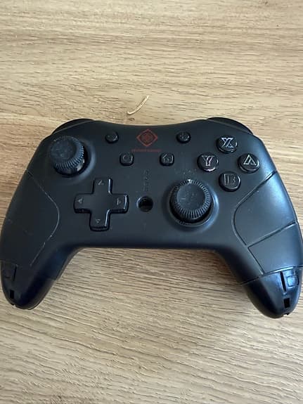 Svart trådlös spelkontroll GAM-103
