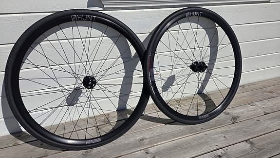 Hunt 4 season hjulset racer/gravel med Vittoria Rubino Pro-däck