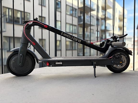 E-Wheels E2S V2 Electric Scooter