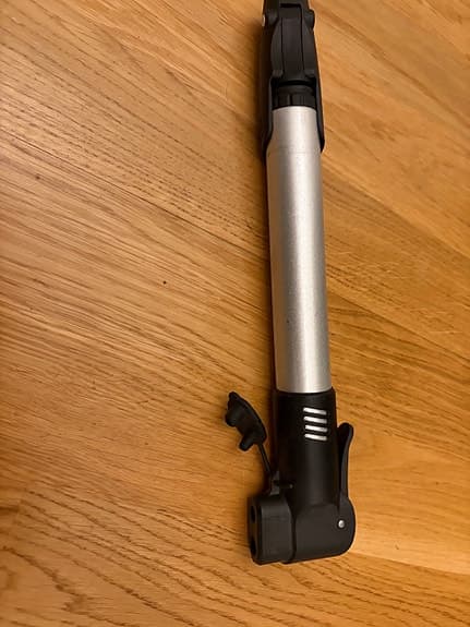 Cykelpump handpump svart/silver