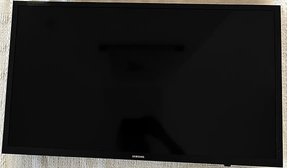 Samsung 32' TV säljes UE32T4305AE. Kvitto Finns! Endast använd i 1 månad