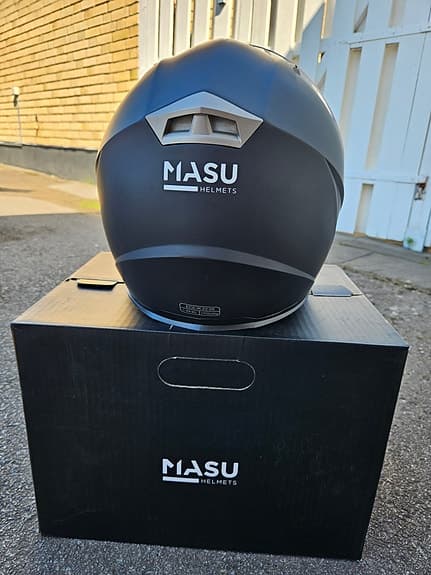 MASU integralhjälm svart
