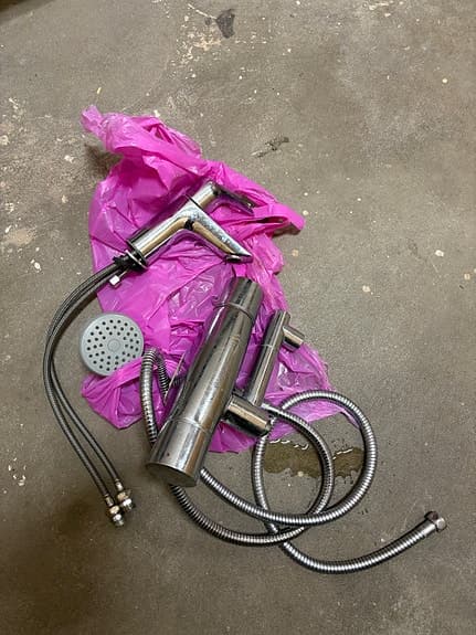 Blandare och handdusch krom badrum