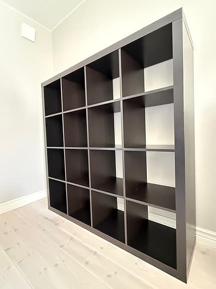 IKEA KALLAX hylla 4x4 (147x147 cm) - Svartbrun