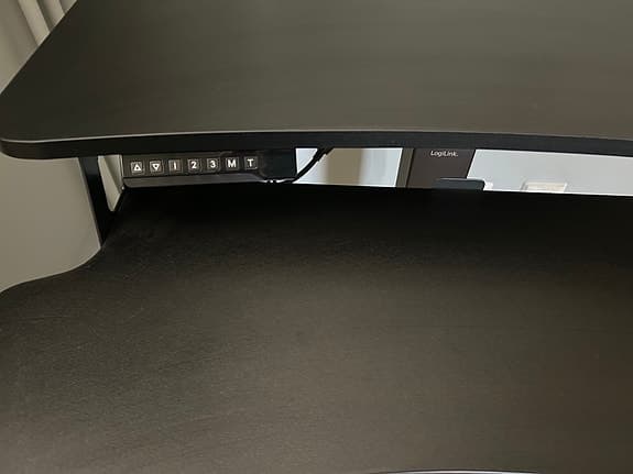 Elektriskt höj-och sänkbart skriv/datorbord