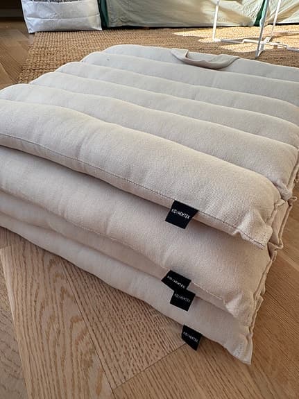Helt nya, beige sittdynor / sittkuddar Hemtex