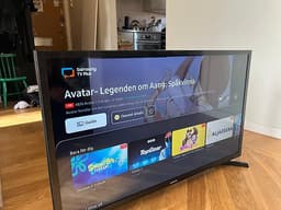 SAMSUNG 32" HD Smart TV - UE32T4305AK