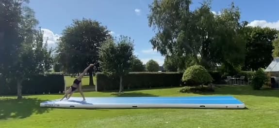 Airtrack gymnastikmatta blå/vit 8*2*0,2m