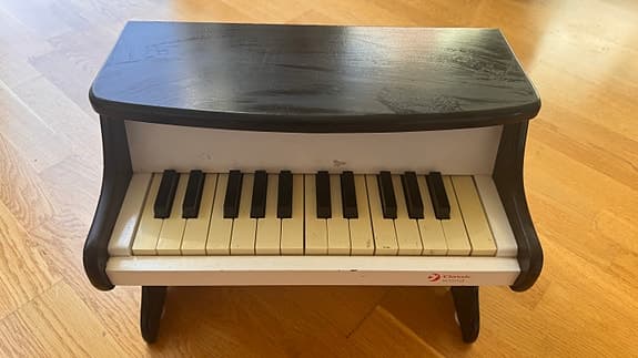 Classic World träpiano för barn