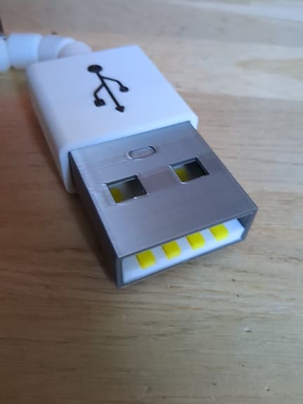 Förstorad usb c laddare