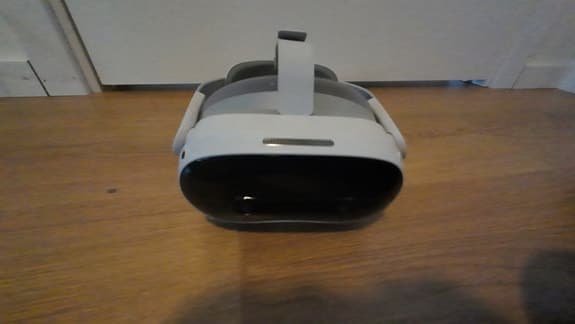 Pico 4 Ultra VR‑headset med spel + carry case