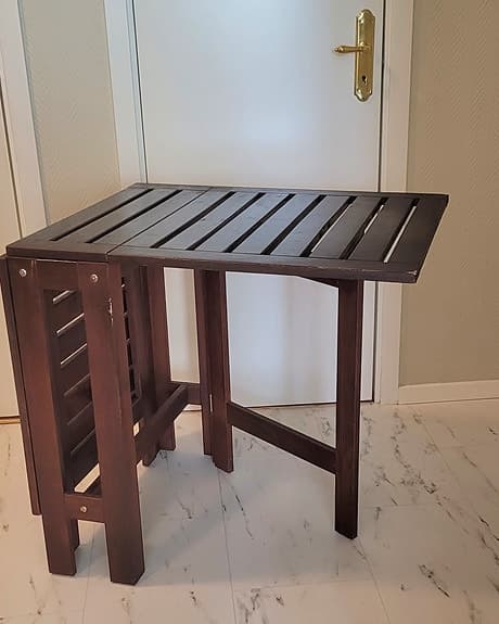 FÄLLBART träbord med ribbad skiva för trädgård, altan & balkong.