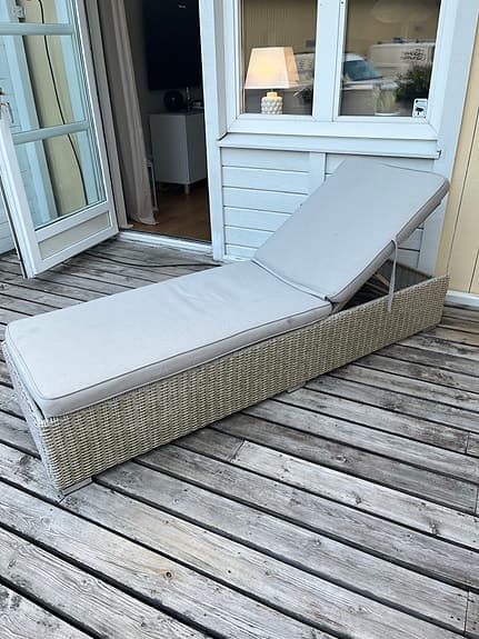 Jutlandia loungeset i konstrotting med bord och dynor