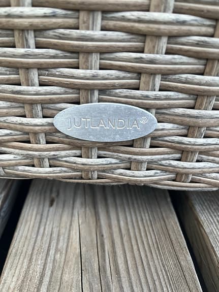 Jutlandia loungeset i konstrotting med bord och dynor