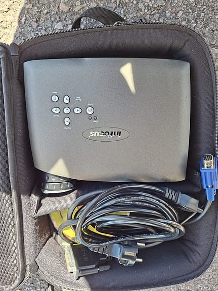 Projektor InFocus LP70 med tillbehör – komplett kit