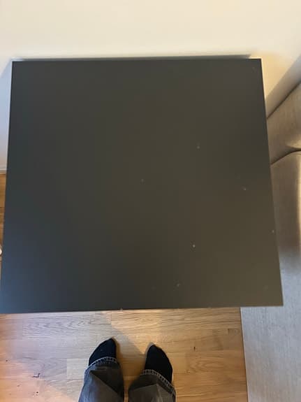 2 st svarta sängbord/avlastningsbord vikhammer ikea