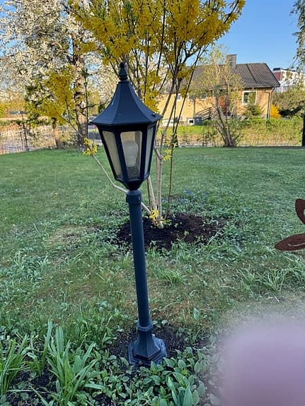 Svart trädgårdslampa på stolpe 3st