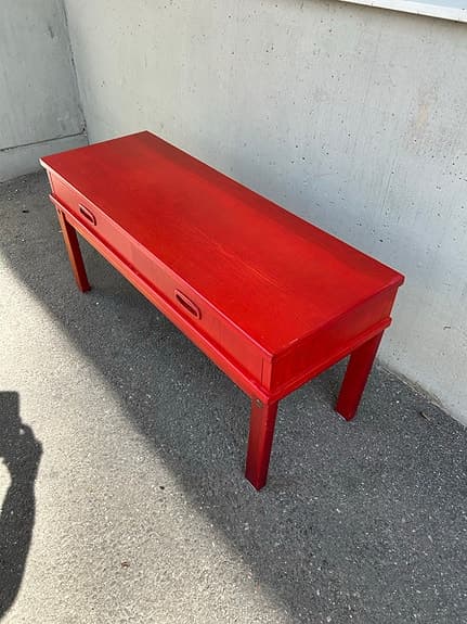 Retrobänk i röd furu – 70-tal (Hovmantorp-stil)