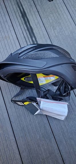 TEC MIPS cykelhjälm stl S/M svart